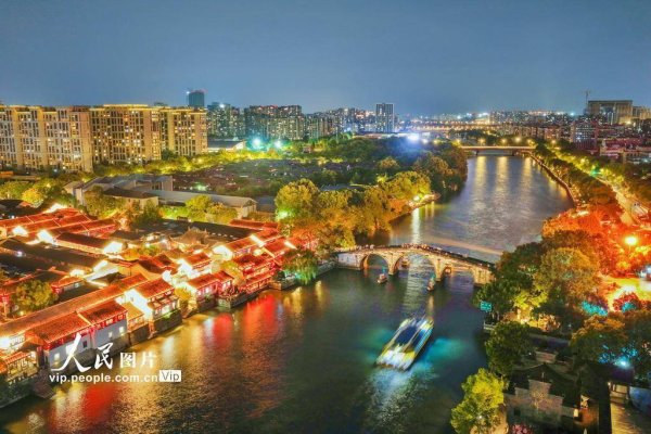 拉伯配资 浙江杭州：古运河畔活力四射